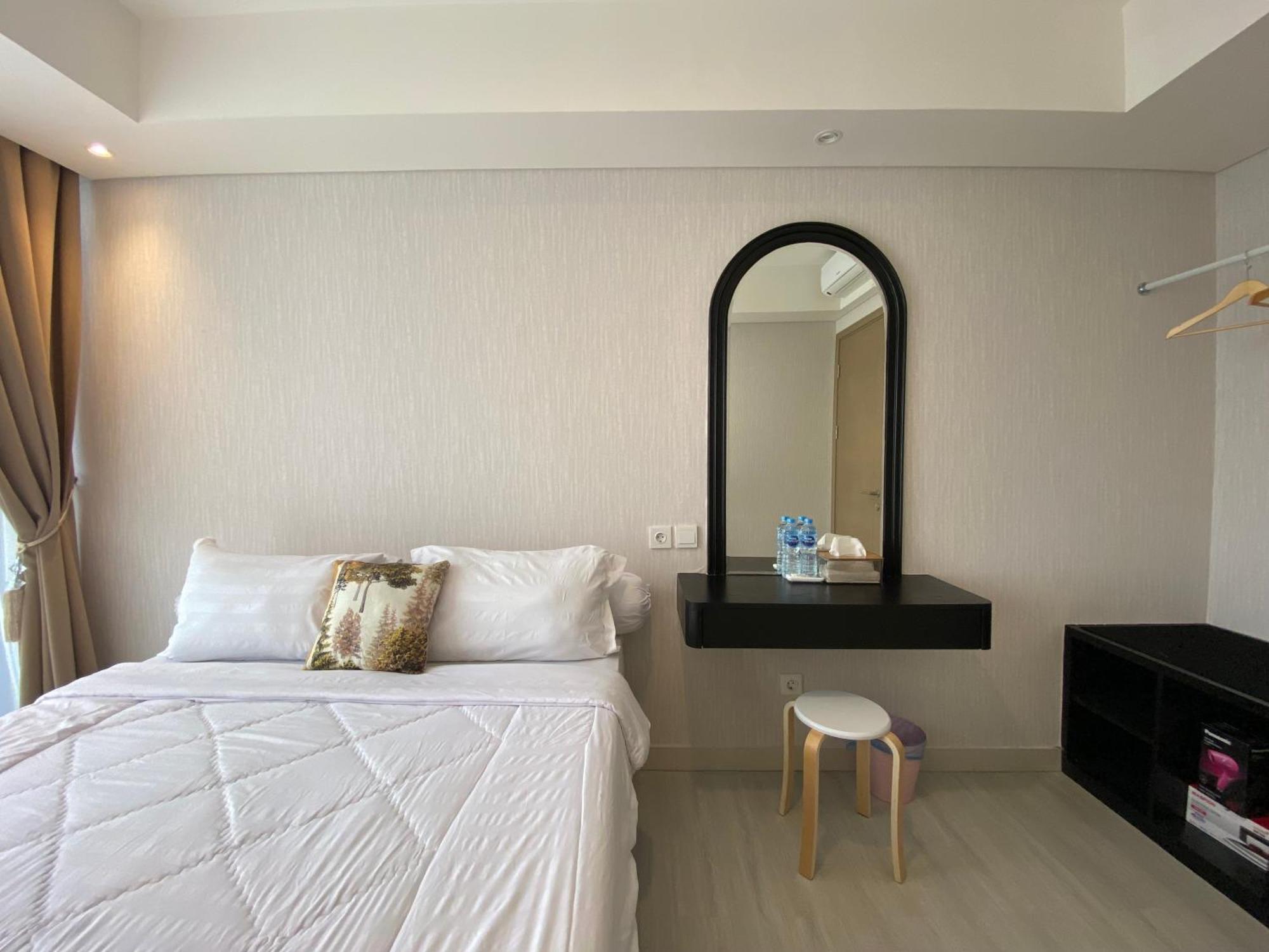 Comfort And Luxury Private Room At Goldcoast Pik Jakarta Exterior photo